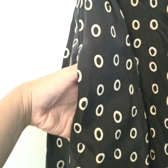 Club Monaco silk dress with pockets! - Picture 4 of 6